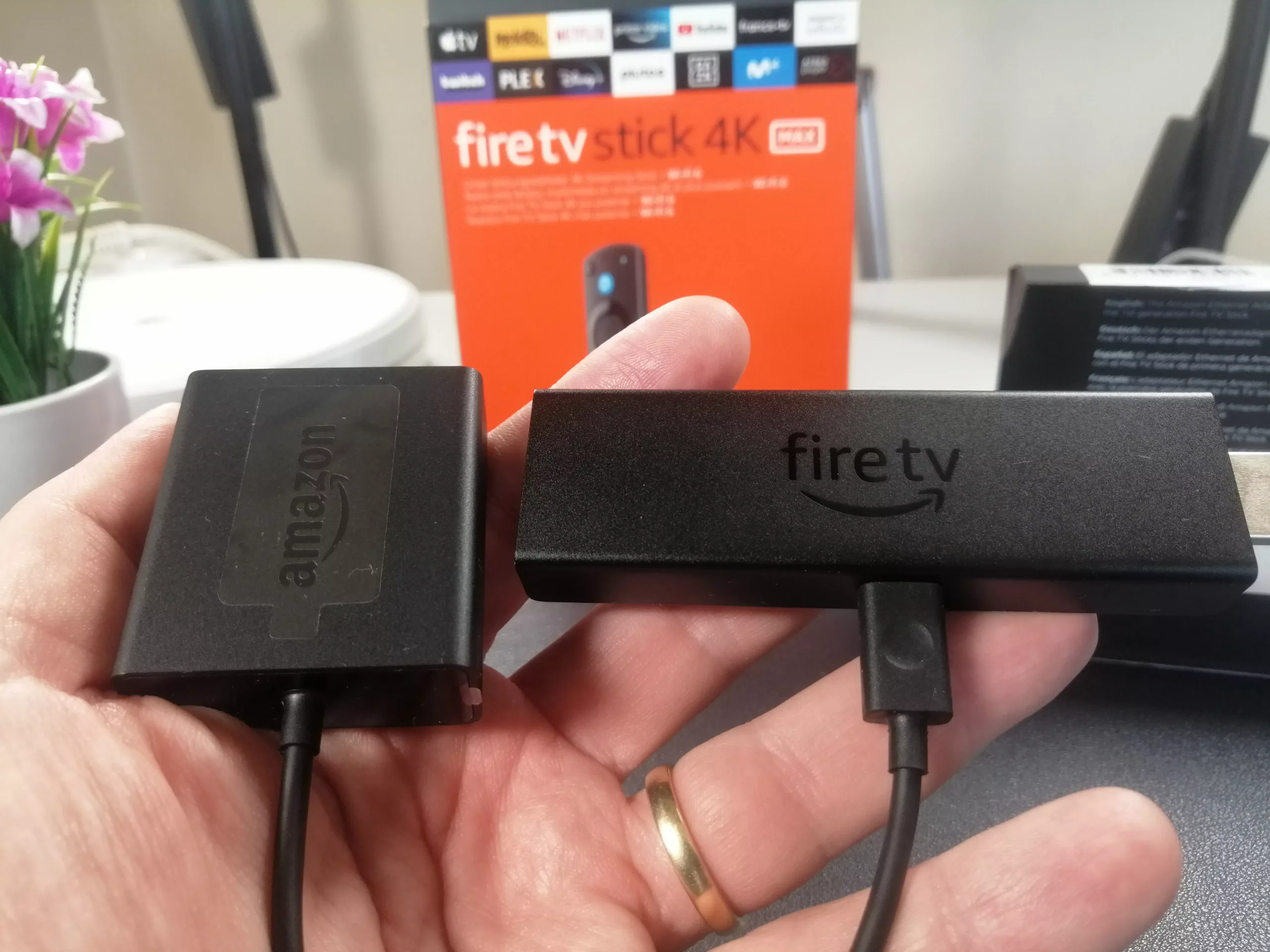 Fire TV Stick conectado al adaptador ethernet