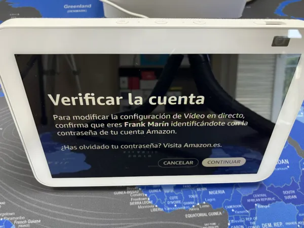 Habrá que verificar en el dispositivo la cuenta de Amazon que se conecta con la app Alexa